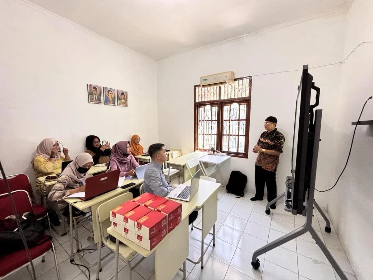 UMY Hadirkan E-Learning Berbasis AI, Bekali PKBM Wijaya Kusuma Persiapkan Siswa Hadapi Ujian Nasional