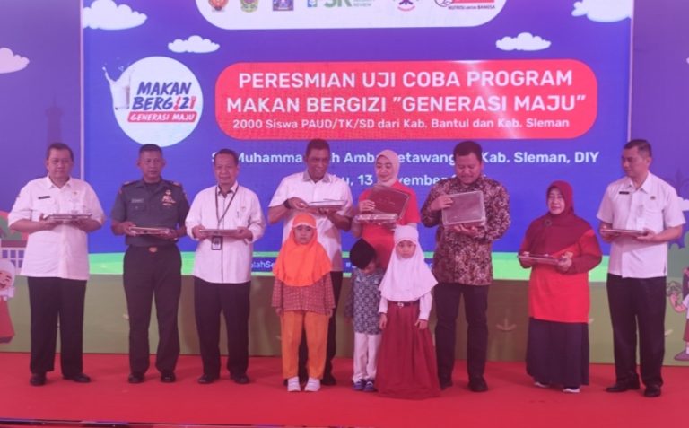 Peluncuran program Makan Bergizi Generasi Maju di SD Muhammadiyah Ambarketawang 1 (foto: Deny Hermawan)