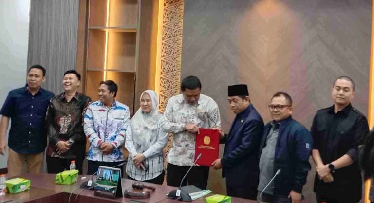 Ketua DPRD DKI, Khoirudin, menerima kunjungan KPU DKI Jakarta (Foto: Wahyu Praditya Purnomo/bernas.id)